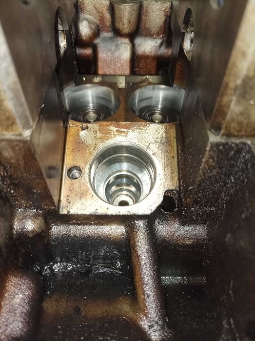 Продавам глава VW пасат 116 PD AJM