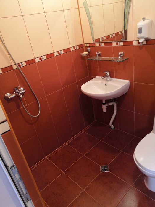 Дава се под наем Офис в Варна, Базар Левски - 40 кв.м за 229.5 € - Снимка #4