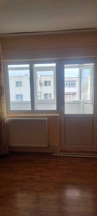 Apartament 2 camere semidecomandat etaj 4din 4