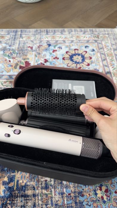 Продам оригинальный Dyson Airwrap