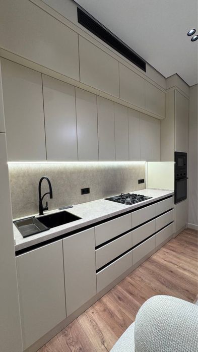 Продается ЖК OZMAHAL 3/11/15 новый ремонт ор Новомосковская