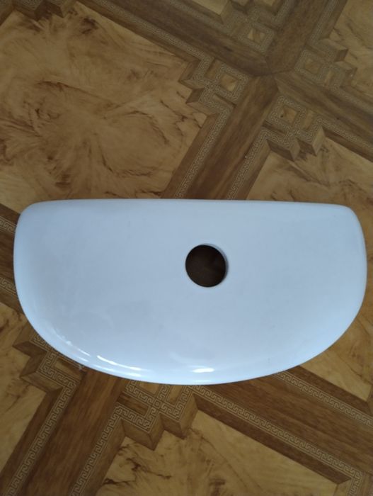 Продам крышку для бочка унитаза