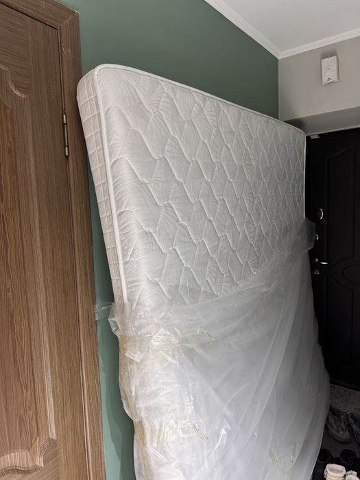 Матрац 180/200 б/у