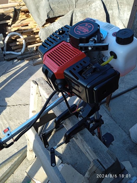 Лодочный мотор  ,  двухтактный