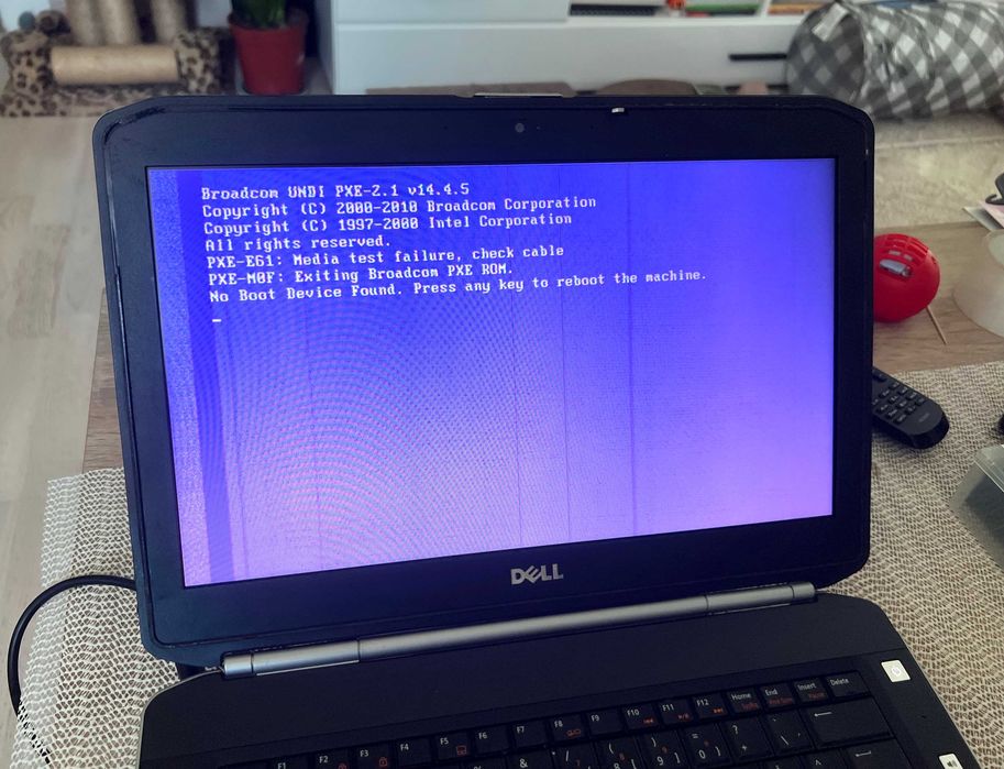 Laptop Dell Latitude E5420 fără HDD, RAM și încărcător defect