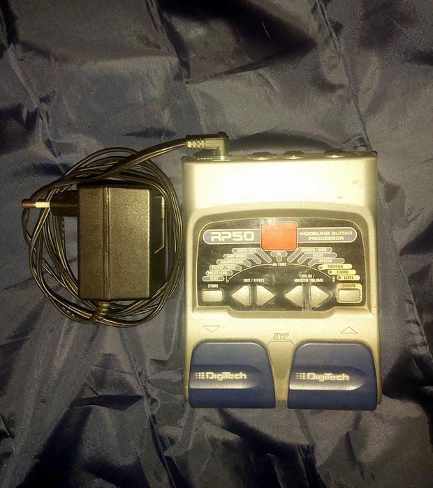 Elektron gitara sotiladi zudlik bilan