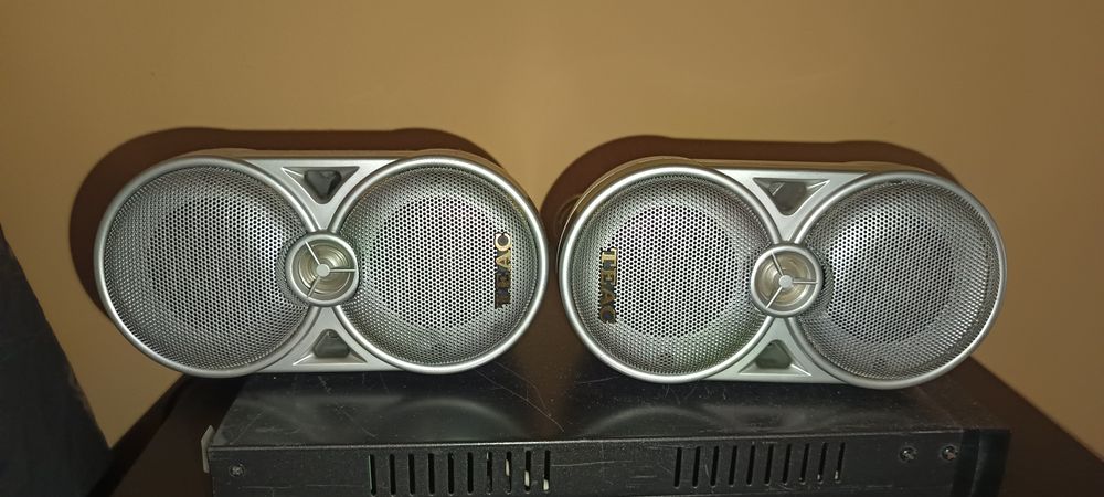 Amplituner Cat cu subwofer și 4 sateliți Teac