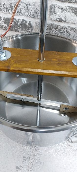 Amestecator automat pentru gemuri,  zacusca, bulion ,ketchup, crema de prajitura ,jumer etc