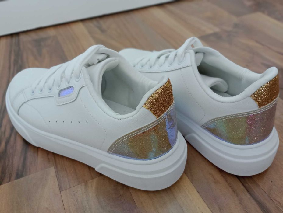 Дамски маратонки от Tendenz