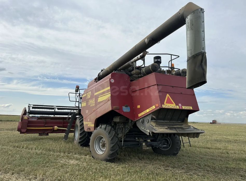 Комбайн Есиль 760( КЗС1218)