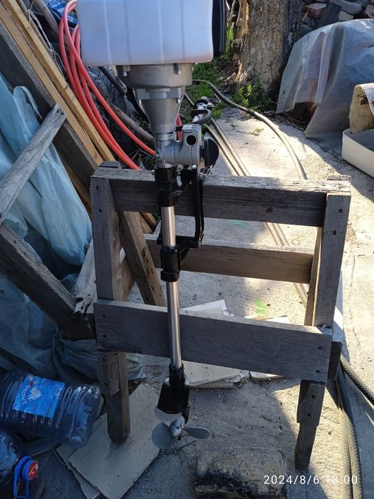 Лодочный мотор  ,  двухтактный