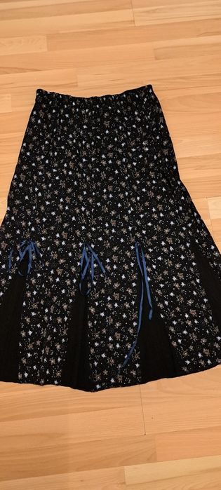 Fusta dama pe elastic ,noua ,talie 120 cm