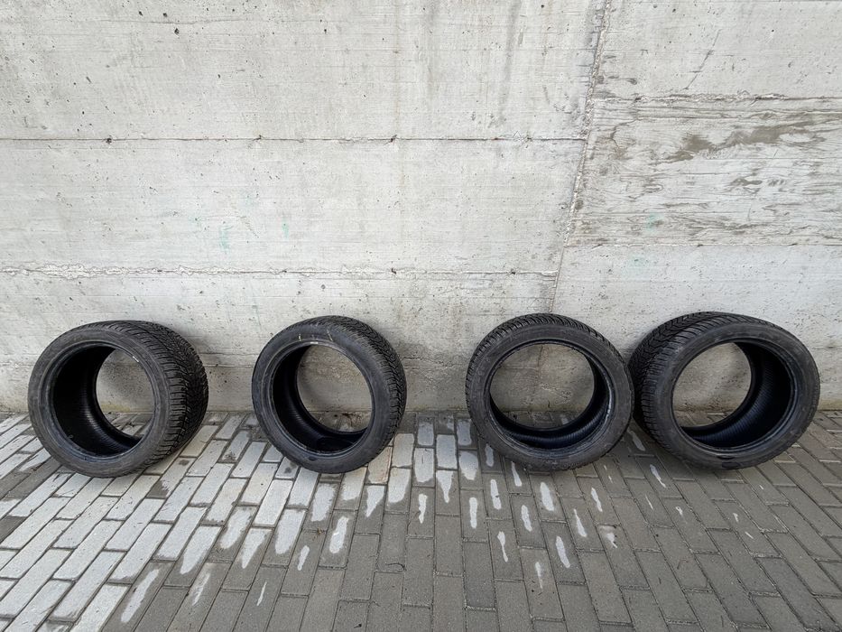 Зимни гуми Hankook 235/45/18