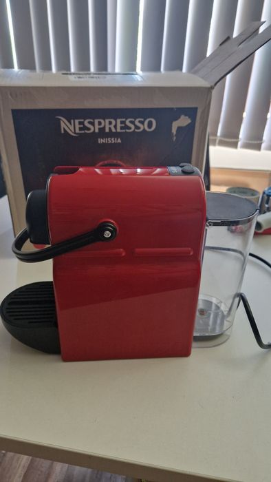 Кафемашина Nespresso Inissia DeLonghi – компактна и удобна