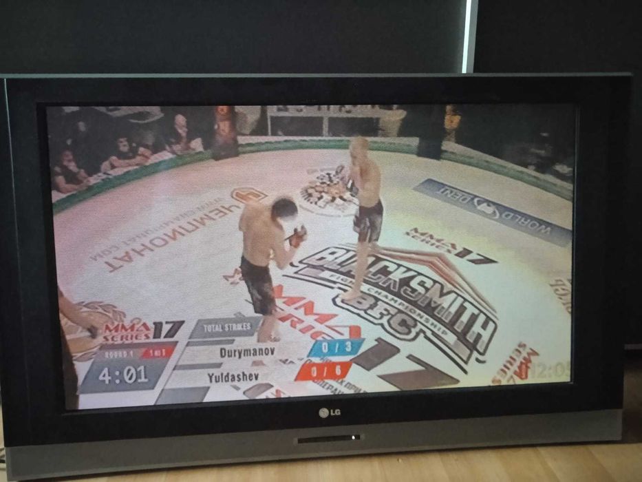 Продам Телевизор LG 42