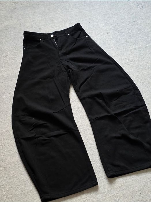 Джинсы черные М и L размер