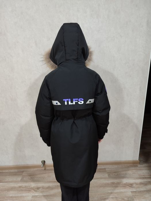 Продам куртку в идеальном состоянии на девочку.