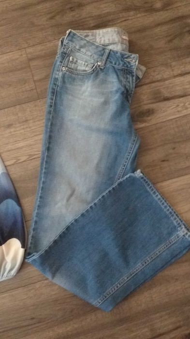 Фирмени комплекти много качествени като нови размер л-хл-30-40лв.