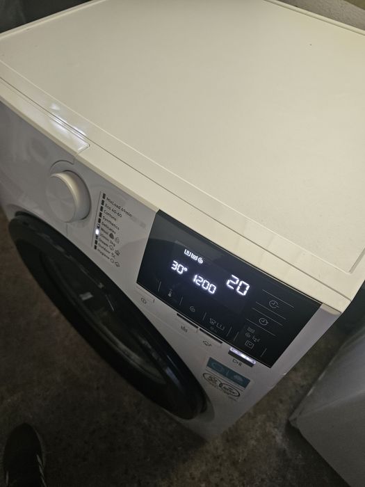 Mașina de spălat AEG  seria 7000, 8 kg in perfecta stare