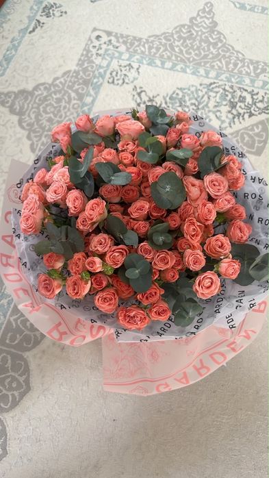 букет из кустовидных роз,сегодняшние свежие,есть торг