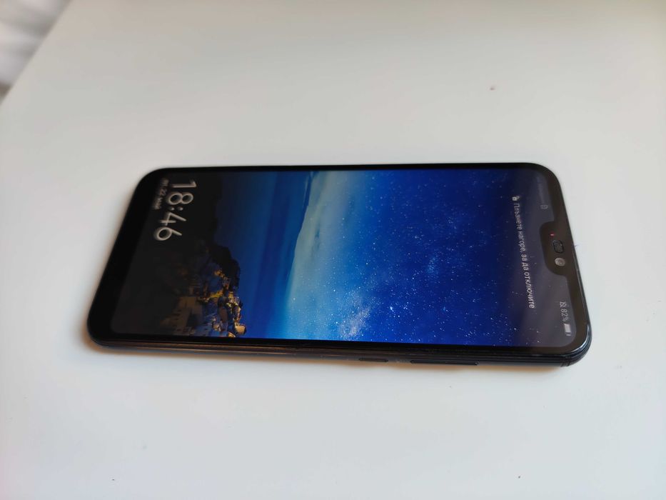 Продавам телефон Huawei p20 lite