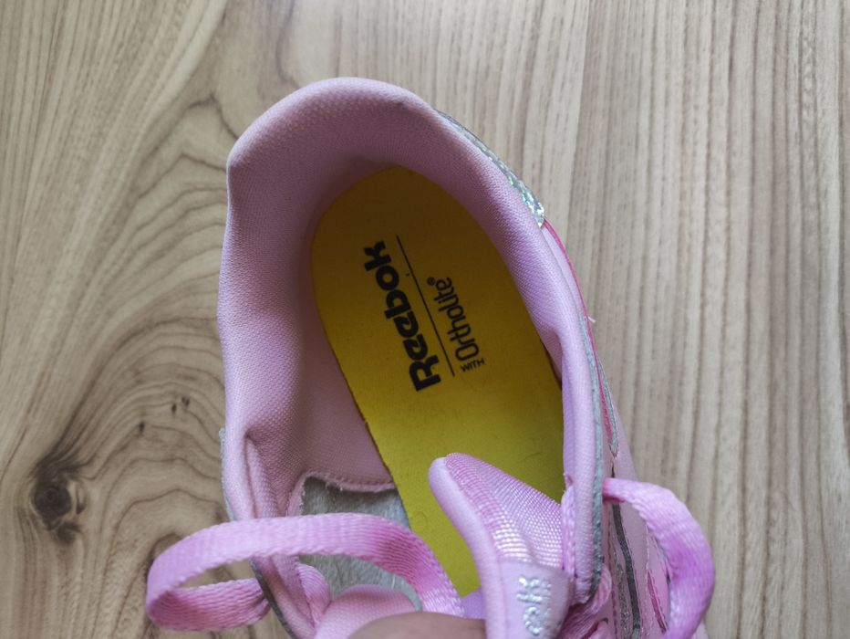 Дамски (детски) розови маратонки Reebok