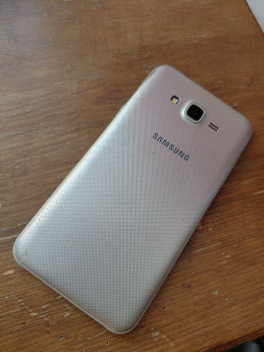 Продам самсунг j7 neo