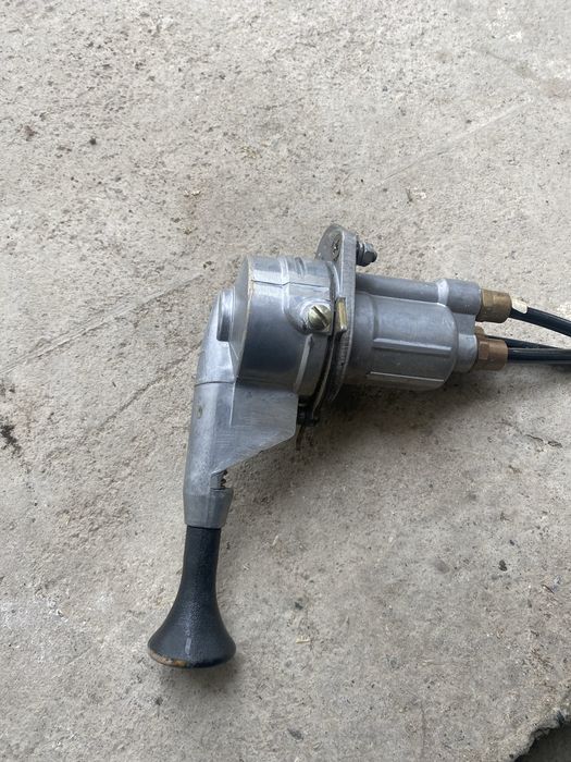 Продам кран ручника на камаз