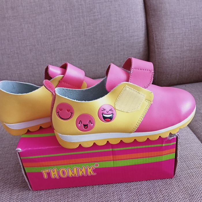 Детские красивые туфли