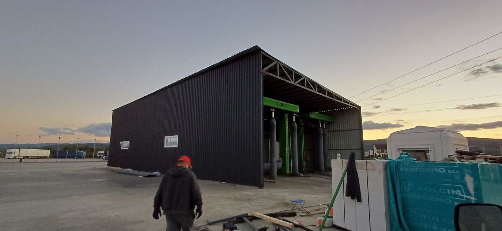 Hale si structuri metalice