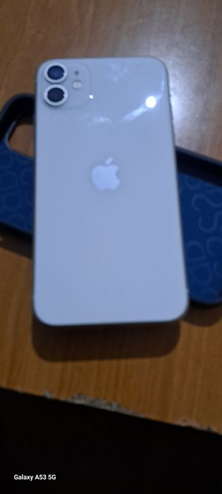 Iphone 11 б/у ,мененый экран