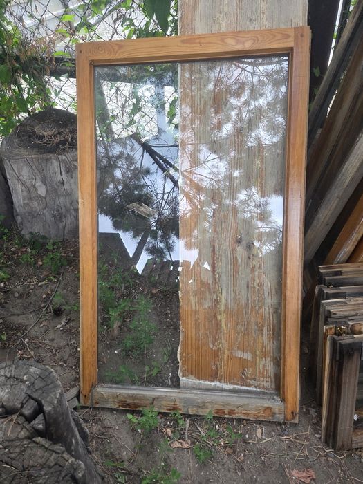 Продам оконные рамы