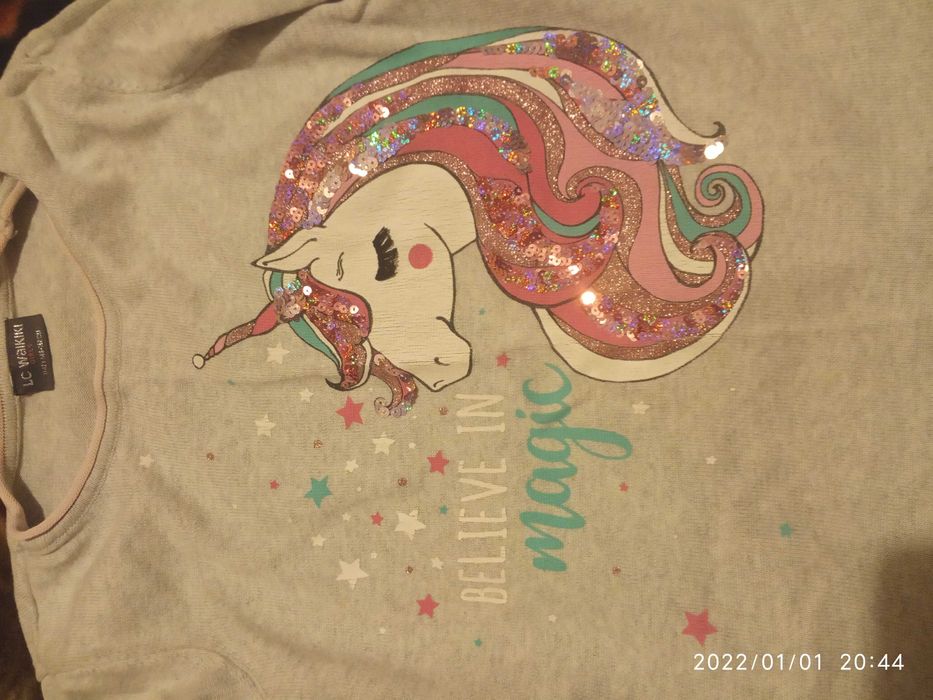 Пуловер с еднорог