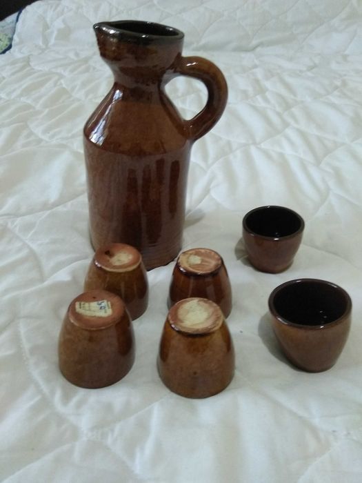 Продавам нови КЕРАМИЧНИ СЕРВИЗИ от соца за вино, ракия