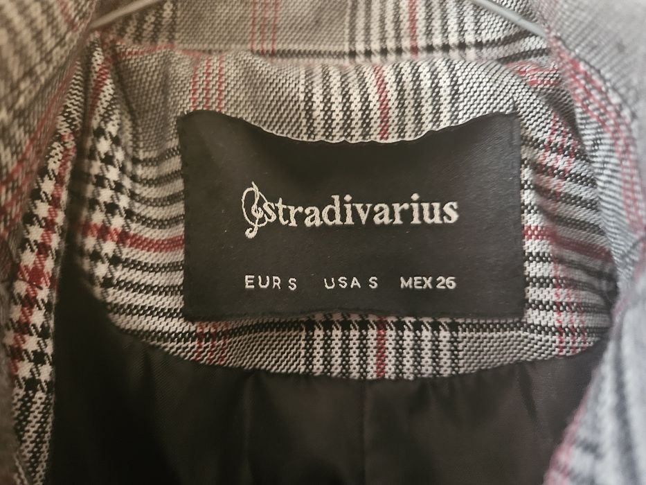 Тренчкот/ палто от Stradivarius р-р S/36