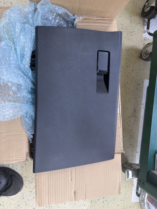 Продам бардачок салонный