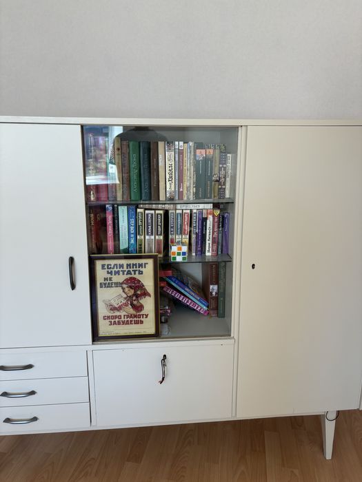 Шкаф, стеллаж, деревянный