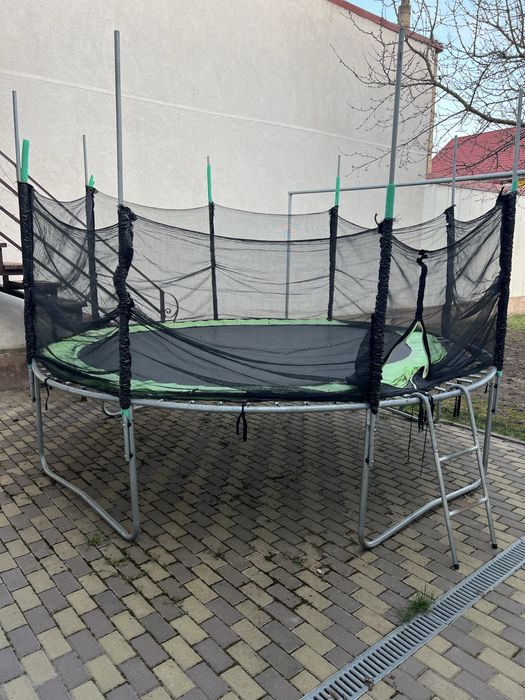 Vand trambulina copii  3 m foarte buna