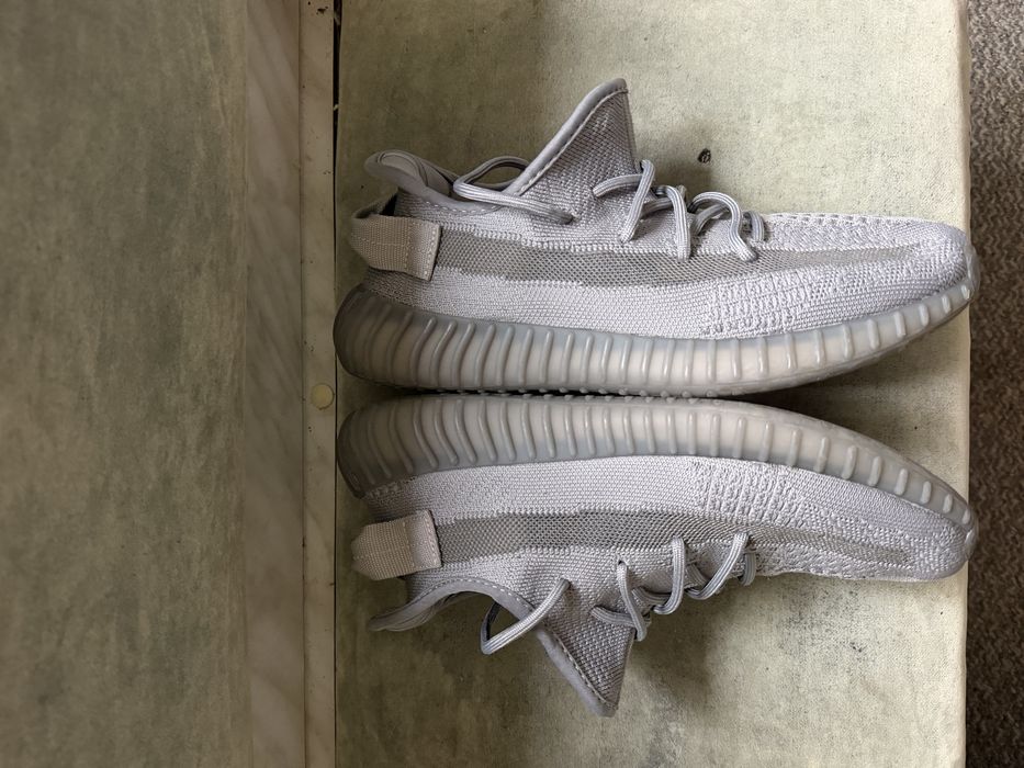 Vând Yeezy Boost 350 V2 ‘Steel Grey’
