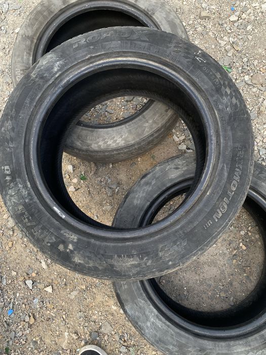 Продам шины в среднем состоянии