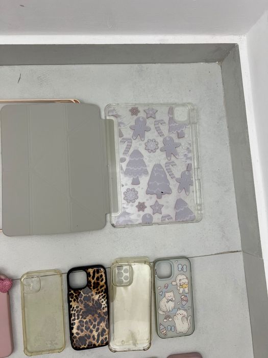 Vand huse pentru ipad si telefon