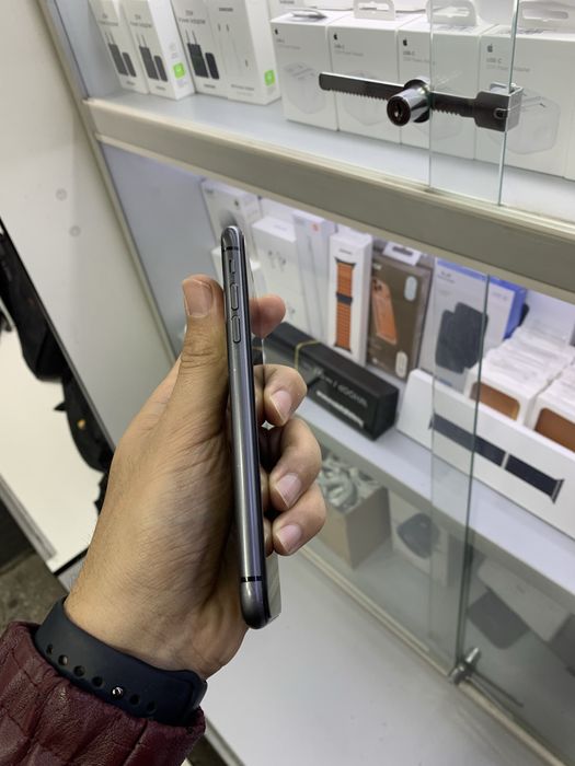 iphone 11 64GB CHA dual sim?