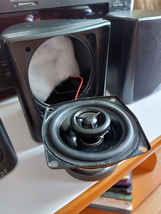 Vând Sateliți Magnat