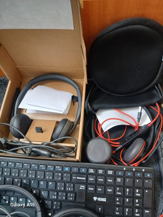 Vând căști tastatura incarcator