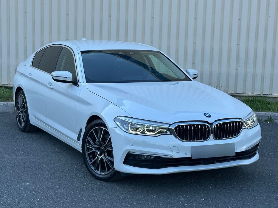 BMW Seria 5 530ei 292 CP benzină-Hybrid/122.000 km / 2019/11 Fabricație