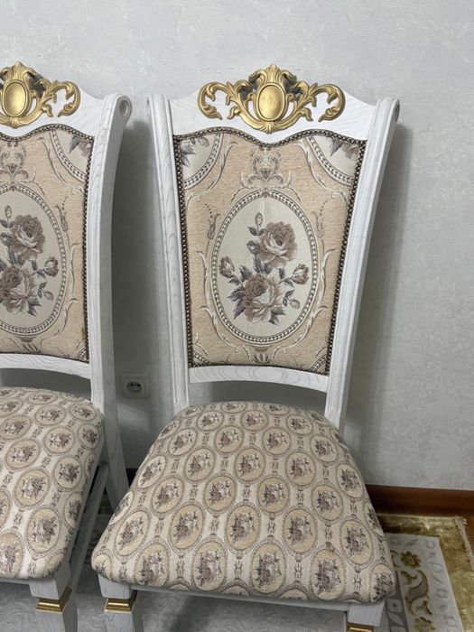 Продам стулья срочно