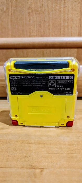 Carcasa Pikachu + Gameboy sp