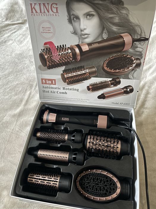 Продам фен с насадками в хорошем состоянии