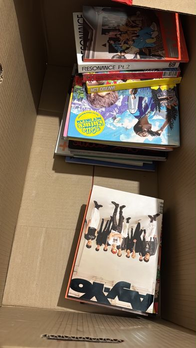 продаю книги, альбомы, манги