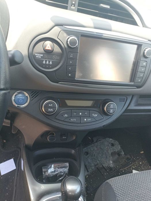 Тойота Ярис хибрид / Toyota Yaris  HYBRID  2016г. P13 - на части